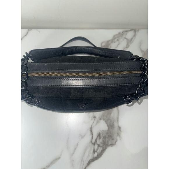 Chanel Black Fabric Quilted Handbag with Silver CC Logo - Picture 3 of 6